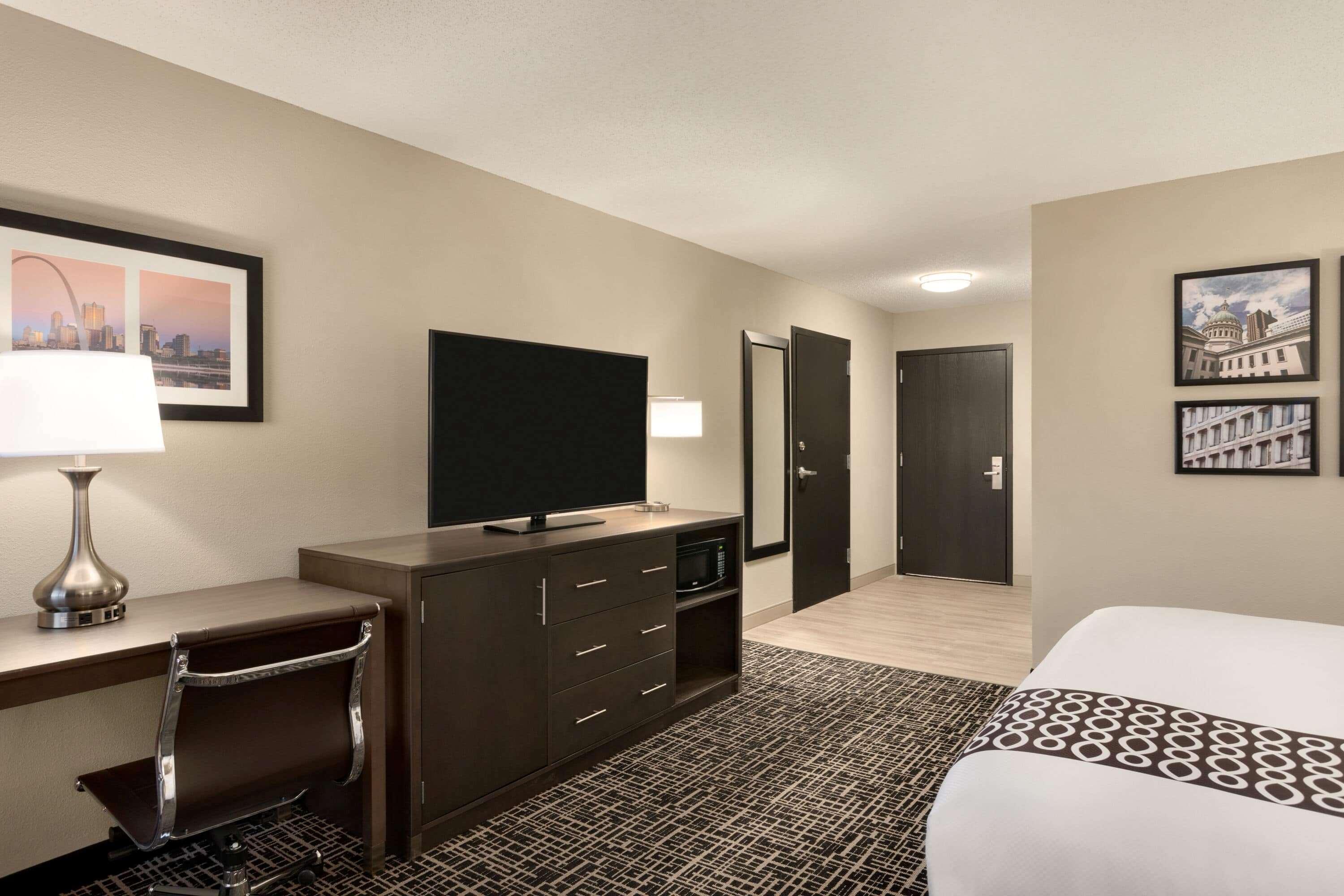 La Quinta Inn & Suites By Wyndham St Louis Route 66 Windsor Springs Zewnętrze zdjęcie