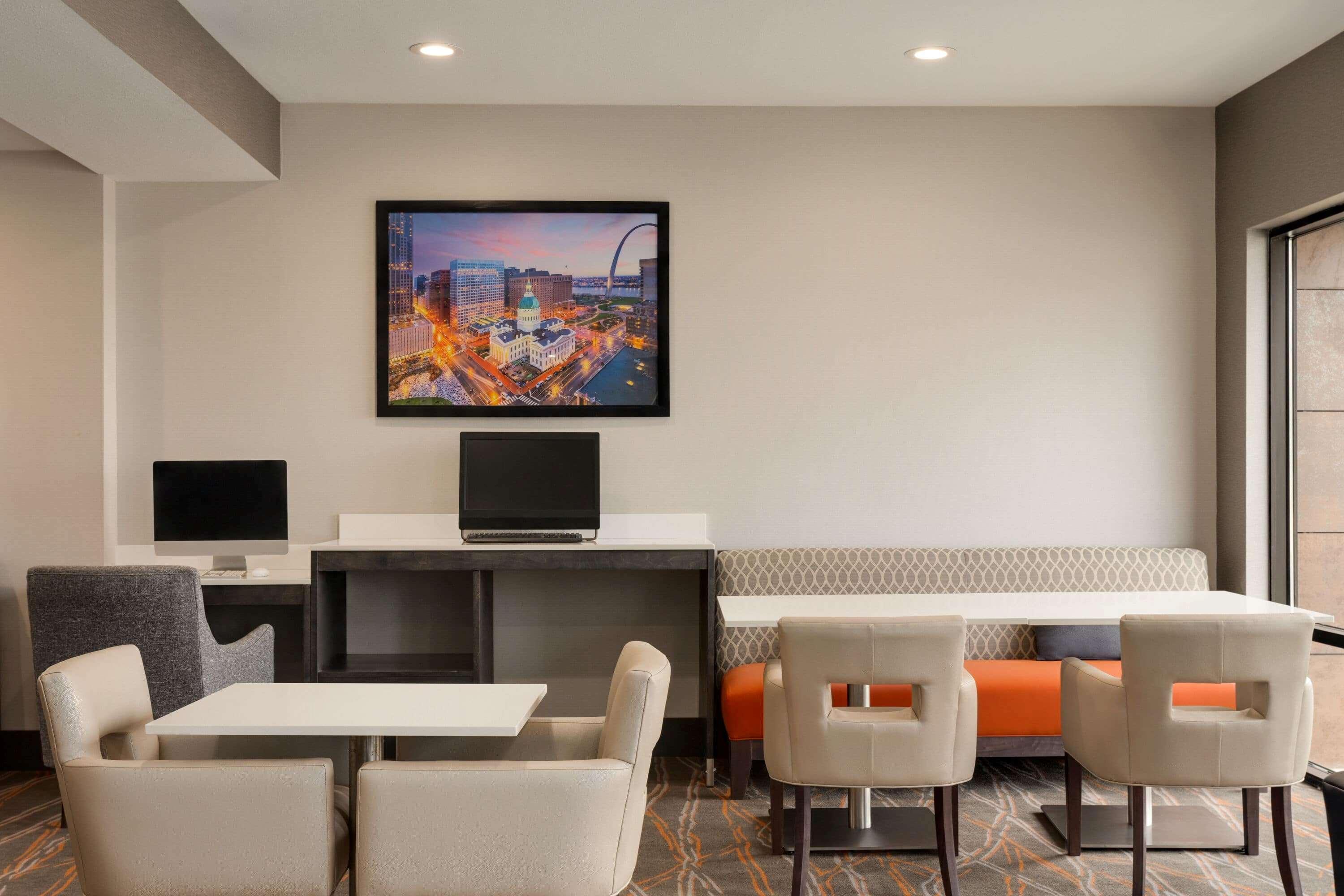 La Quinta Inn & Suites By Wyndham St Louis Route 66 Windsor Springs Zewnętrze zdjęcie