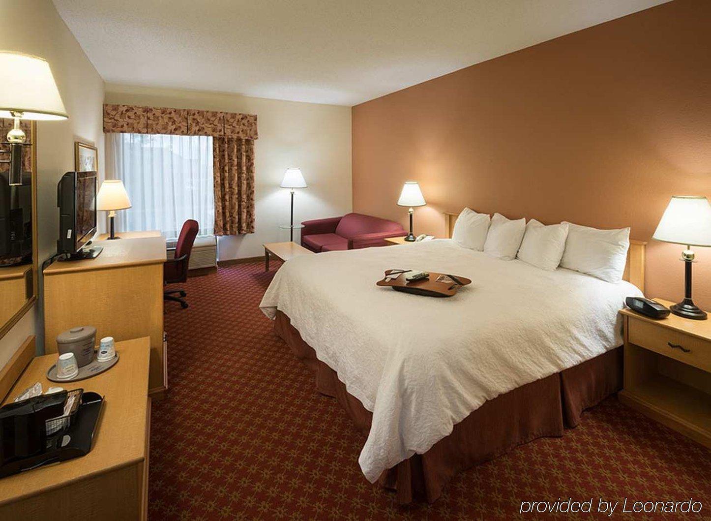 La Quinta Inn & Suites By Wyndham St Louis Route 66 Windsor Springs Zewnętrze zdjęcie